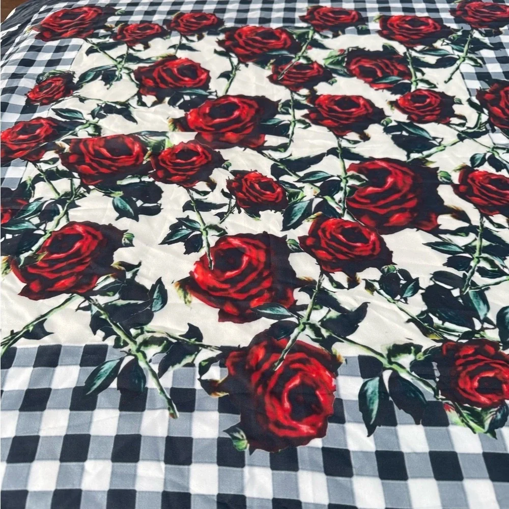 Clever Carriage Company Rose Patterned Scarf - Black and Red 💯 Silk - Picture 3 of 11
